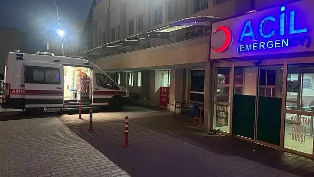 Siirt'te 16 Yaşındaki Genç Bıçaklandı: Yoğun Bakımda Yaşam Mücadelesi Veriyor
