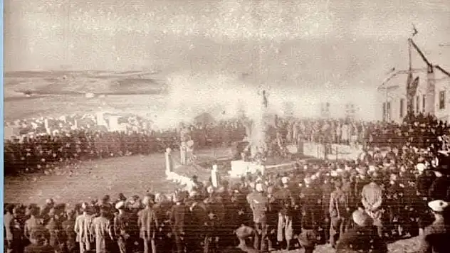 Siirt'te 1938'de Düzenlenen Atatürk'ü Anma Töreninin Fotoğrafları Ortaya Çıktı