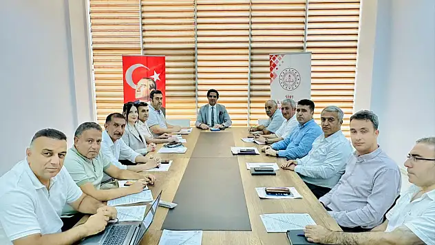 Siirt'te 2025-2026 Eğitim Öğretim Yılı Hazırlık ve Değerlendirme Toplantısı Yapıldı