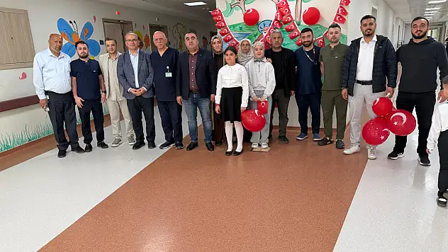 Siirt'te 23 Nisan'da Hastanedeki Çocuklara Moral Ziyareti