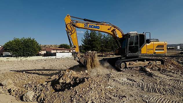 Siirt'te 24 Derslikli Borsa İstanbul Ortaokulu'nun İnşaatı Başladı
