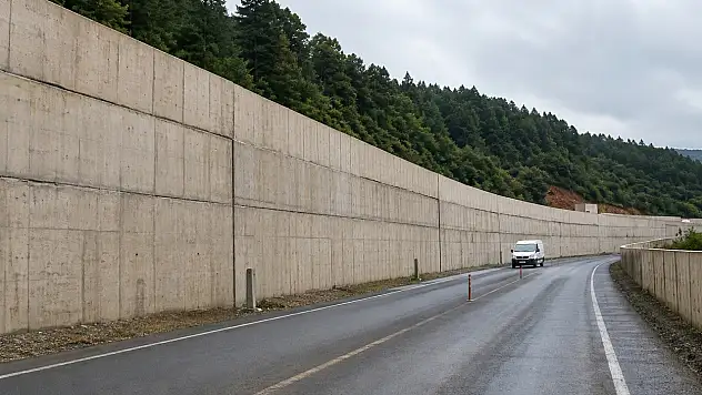 Siirt'te 3 Bölge İçin İhale: Heyelanlar Temizlenecek, 80 Metrelik Duvar Yapılacak