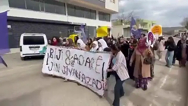 Siirt'te 8 Mart mesajı: Kadınlar Kurtalan'da alanlara çıktı