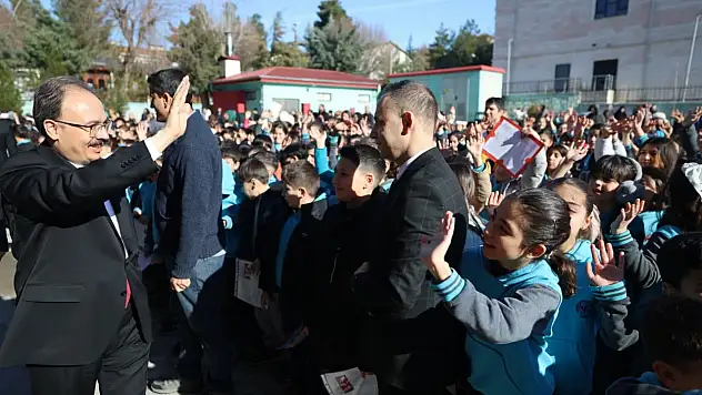 Siirt'te 90 Bin Öğrenci Karne Sevinci Yaşadı