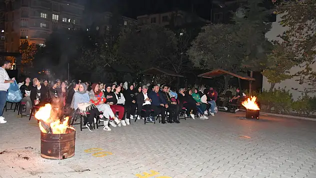 Siirt'te açık hava sineması etkinliği büyük ilgi gördü