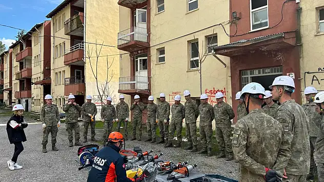 Siirt'te AFAD'dan Kritik Eğitim: Enkazda Arama Kurtarma Kapasitesi Güçleniyor