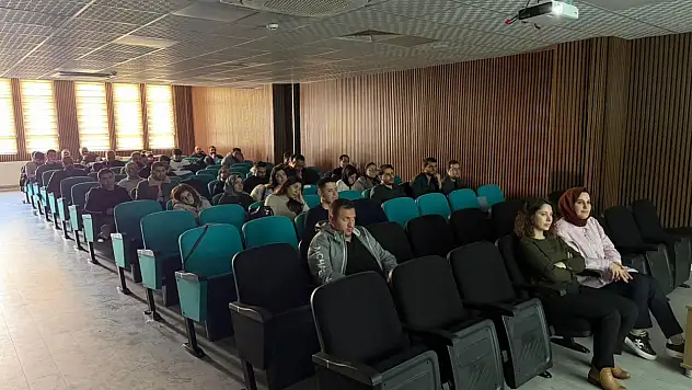 Siirt'te Aile Hekimlerine Yönelik Ruh Sağlığı Eğitimi Düzenlendi