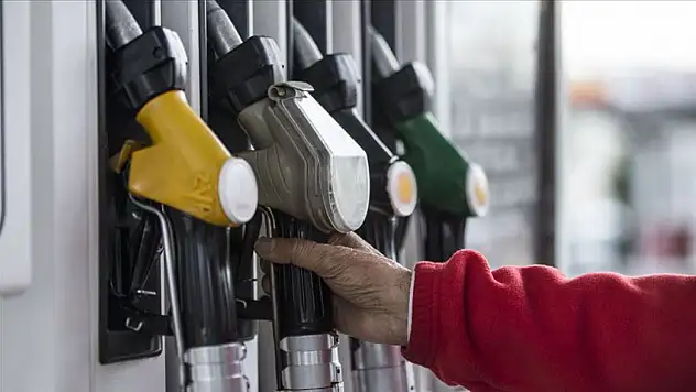 Siirt'te akaryakıt fiyatları güncellendi: Benzin 65,92 TL, motorin 69 TL seviyesinde