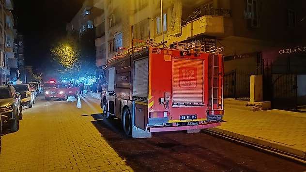 Siirt'te Apartmanın 5'inci Katındaki Klimanın Motoru Alev Aldı