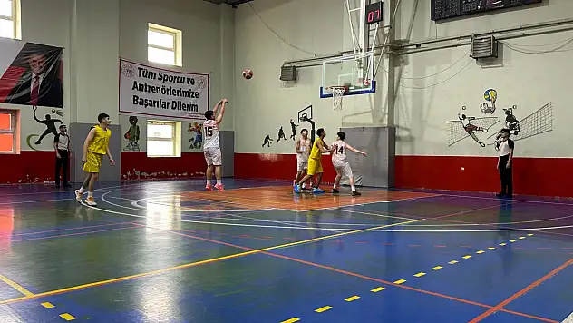 Siirt'te Basketbol 3x3 Gençler İl Birinciliği Müsabakaları Tamamlandı