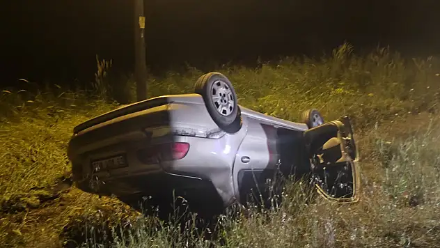 Siirt'te Bayram Yolunda Kaza: Öğretmenin Otomobili Şarampole Devrildi