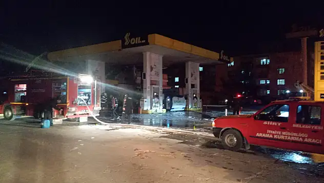 Siirt'te Benzin İstasyonunda Çıkan Yangın Söndürüldü