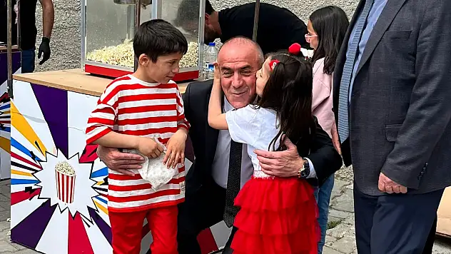 Siirt'te Çocuklara Moral Etkinliği: Başkan Ferzent Çiçek Öğrencileri Sevindirdi