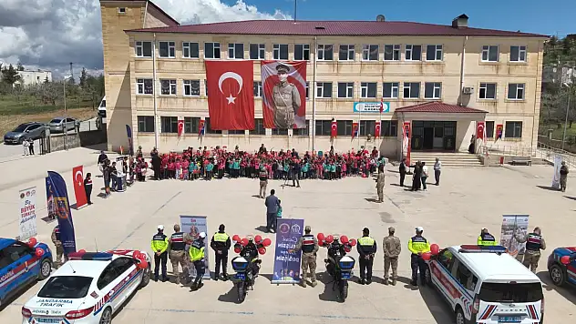 Siirt'te Çocuklara Siber güvenlik ve Akran Zorbalığı Eğitimi