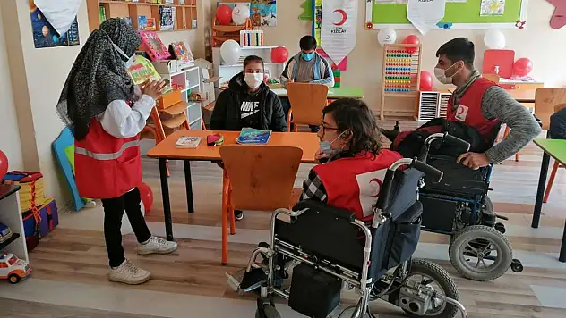 Siirt'te de yüzlerce aile belirsizlikle karşı karşıya! Özel Eğitimde Yaş Sınırı 27'ye Çekildi