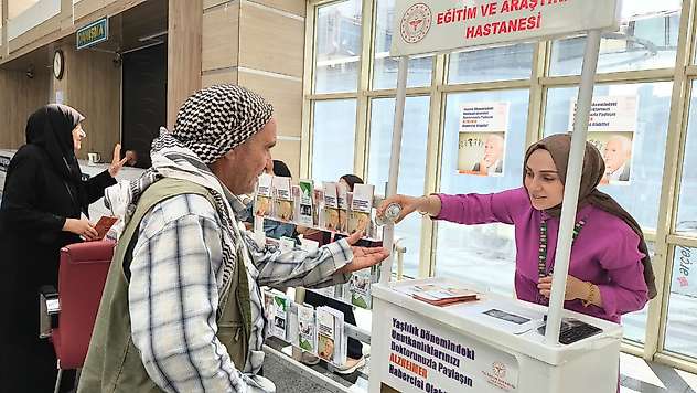 Siirt'te Dünya Alzheimer Ayı kapsamında farkındalık standı açıldı