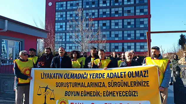 Siirt'te Eğitim Sen'den Basın Açıklaması: Sürgün İddiaları Protesto Edildi