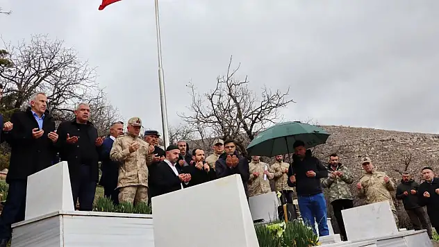 Siirt'te Ekmekçiler Köyü Şehitleri Dualarla Anıldı