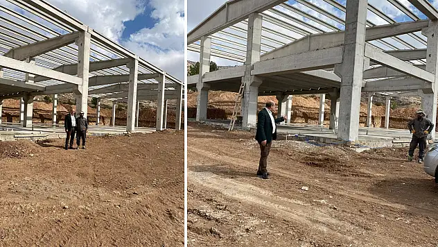 Siirt'te Eruh Belediye Başkanı Cevher Çiftçi, 250 Kişilik Kapalı Spor Salonunda İnceleme Yaptı