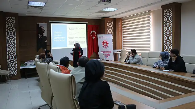 Siirt'te Evlenecek Genç Çiftlere Mutlu Olmaları İçin Eğitim Veriliyor