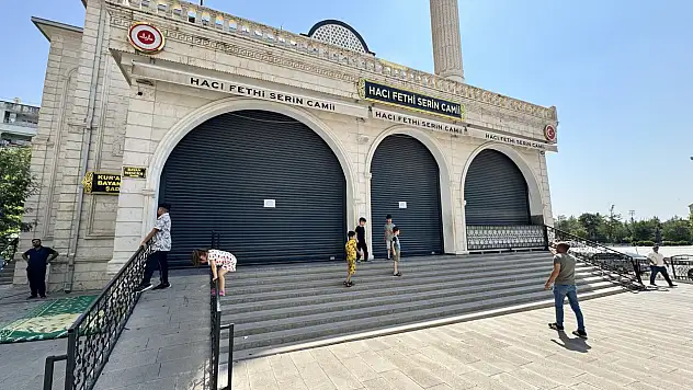 Siirt'te Fethi Serin Camii Bir Günlüğüne İbadete Kapatıldı