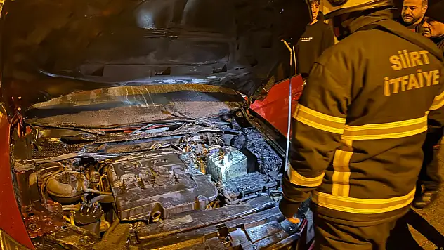 Siirt'te Gece Vakti Araç Yangını