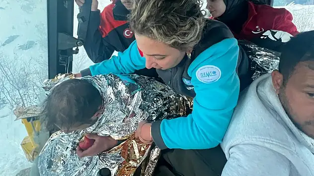 Siirt'te Güneş Enerjisi Santralinde Donmak Üzere Olan İşçi Kurtarıldı