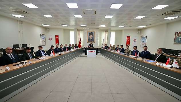 Siirt'te güvenlik zirvesi: Asayişten terörle mücadeleye tüm başlıklar masada