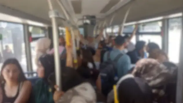 Siirt'te Halk Otobüslerinde Klima Tepkisi: Yolcular Sıcakta Zor Anlar Yaşıyor