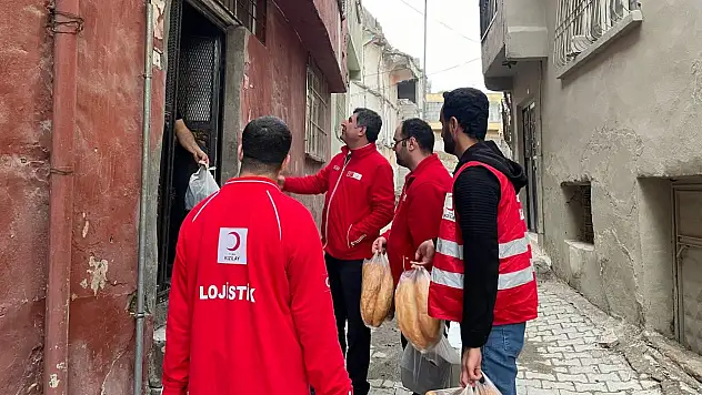 Siirt'te her gün 600 kişiye sıcak yemek desteği