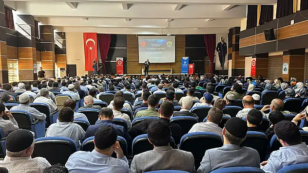 Siirt'te 'Hz. Peygamber (SAV) ve Aile Ahlakı' Konulu Konferans Gerçekleştirildi