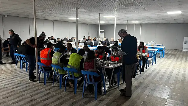Siirt'te İftar Programında Emekçilerle Buluşma: Hastane Yakında Açılıyor