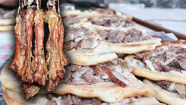 Siirt'te İftar Sofrasının Şahı: Büryan Kebabı