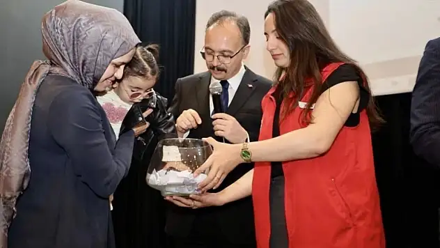 Siirt'te İki Kitap Bir Gönül Projesi'nin Ödülleri Sahiplerini Buldu