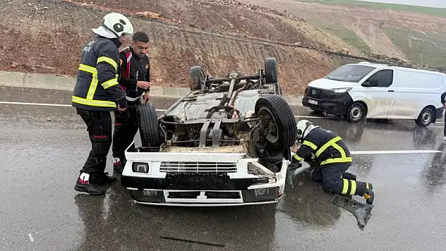 Siirt'te İki Otomobil Çarpıştı: 2 Yaralı