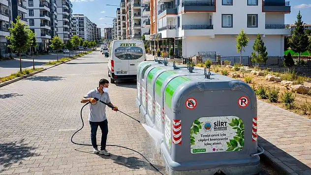 Siirt'te İlaçlama ve Konteyner Dezenfeksiyon Çalışmaları Sürüyor