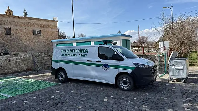 Siirt'te İş İnsanı Tillo Belediyesi'ne Cenaze Aracı Hibe Etti