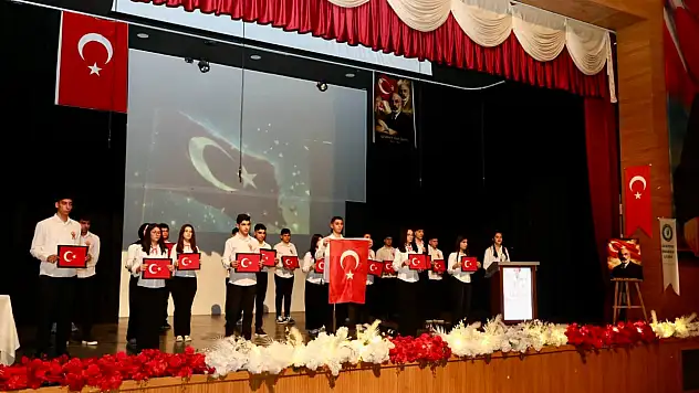 Siirt'te İstiklal Marşı'nın Kabulünün 105. Yıl Dönümü Törenle Kutlandı
