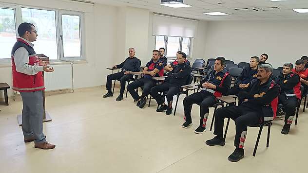 Siirt'te İtfaiye Ekiplerine Aile Eğitimi Verildi