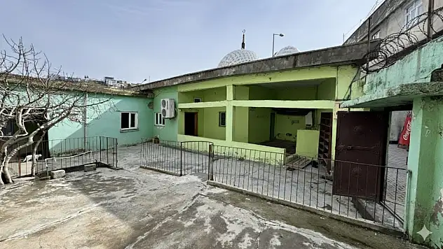 Siirt'te Kadın Şeyh El Huriye'nin adını taşıyan cami bu halde olmamalı