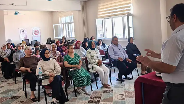 Siirt'te Kadınlara Girişimcilik ve KOSGEB Desteği Eğitimi Verildi