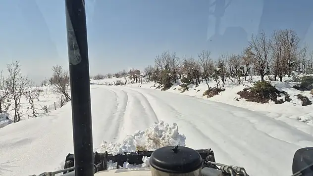 Siirt'te kar alarmı: 120 köy yolu kapandı, doğum sancısı çeken kadın kurtarıldı
