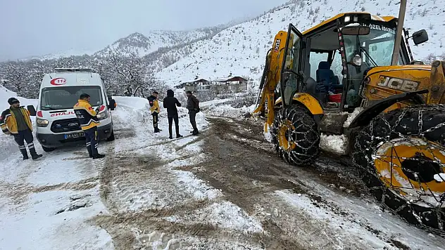 Siirt'te kar ve tipi: 59 yerleşim yerinin yolu kapandı