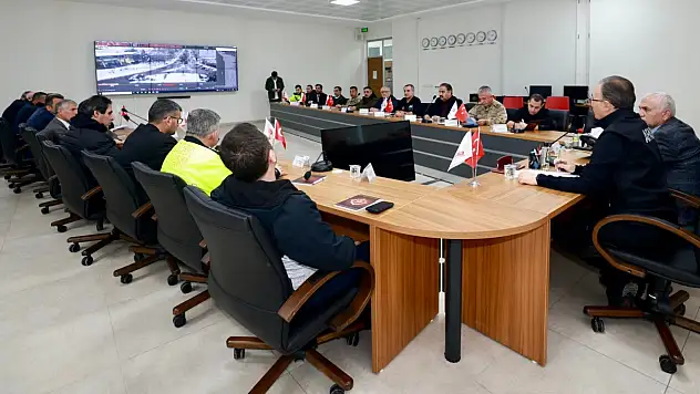 Siirt'te karla mücadele toplantısında sert uyarı: Gerçeği çarpıtanlar takipte