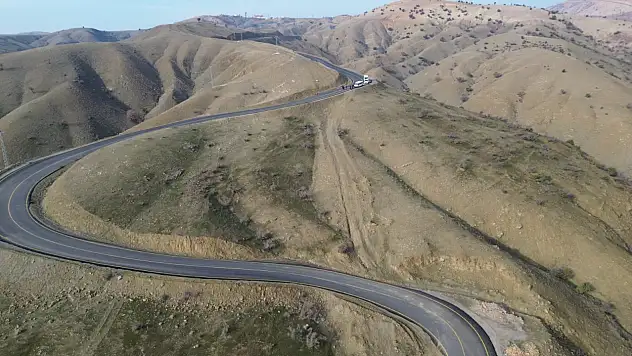 Siirt'te kırsal yollar yenilendi: Şirvan'da 12,5 kilometrelik BSK asfalt tamamlandı