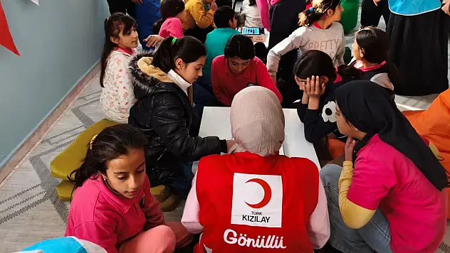 Siirt'te Kızılay'dan Çocuklara Yönelik Eğitici ve Sosyal Program