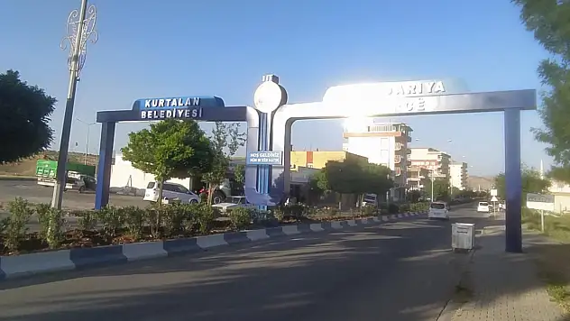 Siirt'te Kurtalan'ın Girişine Kent Kimliğini Yansıtan Tabela Yerleştirildi