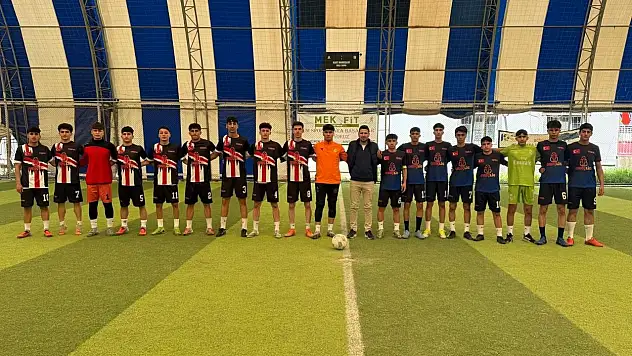 Siirt'te liseler arası futbol heyecanı: Gençler sahada buluştu