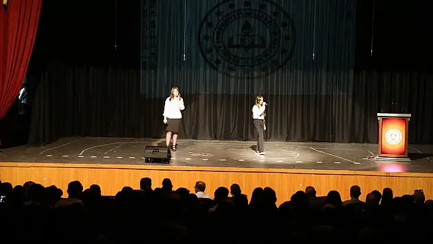 Siirt'te Liseler Arası Şiir Okuma Yarışması Finali ve Müzik Dinletisi Düzenlenecek