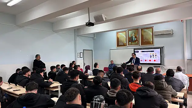 Siirt'te Mesleki Eğitim Öğrencilerine Girişimcilik ve KOSGEB Destekleri Anlatıldı